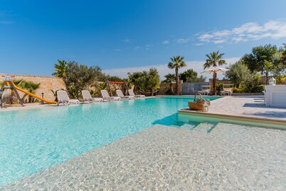Villa Divina with Hot Tub and Private Pool