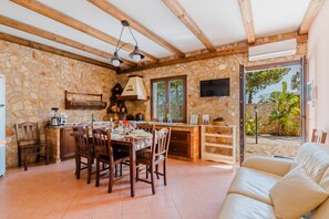 TV, fireplace - Villa Divina with Hot Tub and Private Pool (Marina di Mancaversa)
