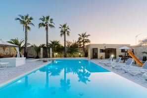 Pool - Villa Divina with Hot Tub and Private Pool (Marina di Mancaversa)