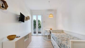 1 bedroom, free WiFi, bed sheets