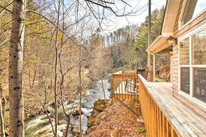 Terrace/patio - Idyllic Creekside Bryson City Gem w/ Fire Pit! (Bryson City)