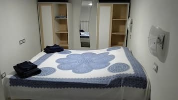 1 bedroom, bed sheets