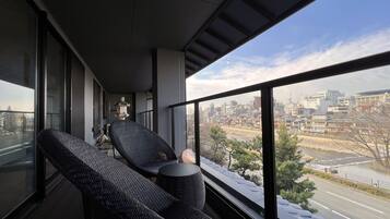 皇家客房, 无烟房, 河景 (Suite) | 阳台景观