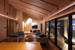 River View Royal Suite | Down comforters, desk, free WiFi, bed sheets - Rinn Gion Shirakawa (Kyoto)