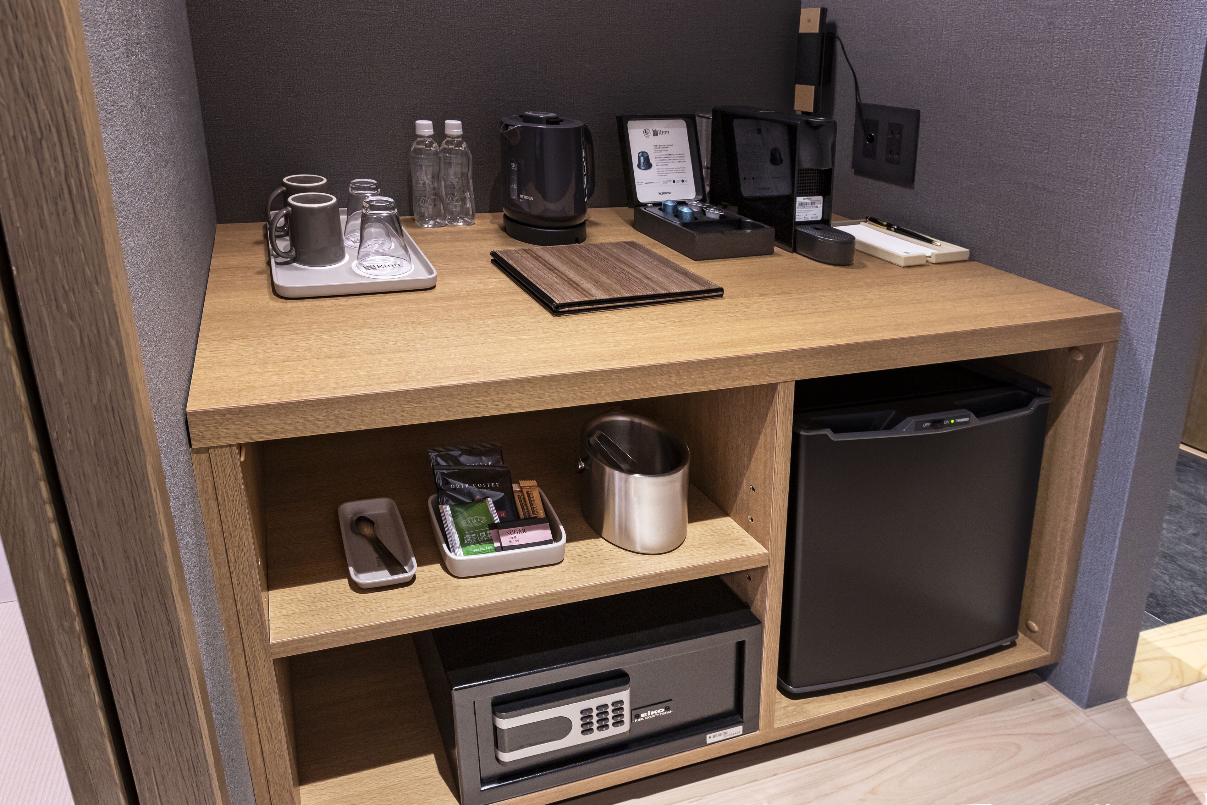 deluxe twin room | room amenity