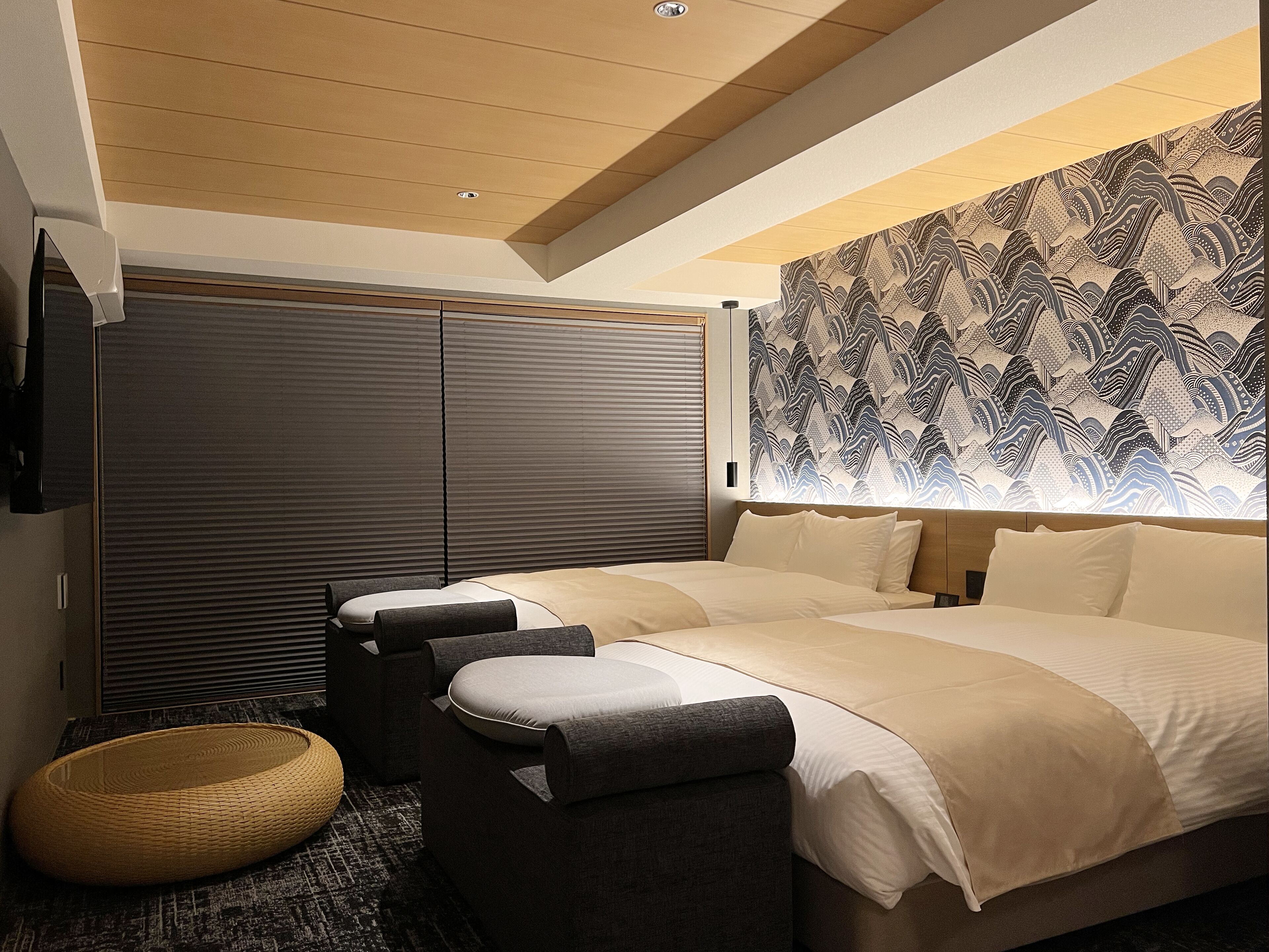 deluxe twin room | 1 bedroom, down duvets, desk, free wifi