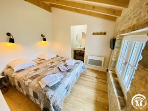 Chambre Classique Double ou avec lits jumeaux (Farinière) | Tempur-Pedic beds, individually decorated, individually furnished - Le Moulin du Vivier (Saint-Martin-Lalande)