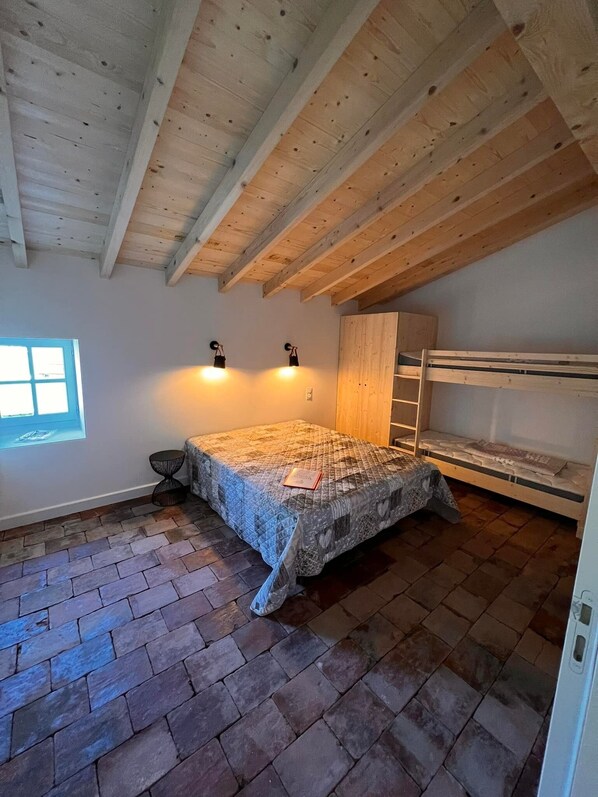 Chambre Quadruple Familiale (Saquette)
