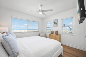 4 bedrooms, desk, travel cot, WiFi