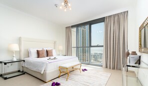 Deluxe Apartment | 2 bedrooms, in-room safe, individually decorated, individually furnished