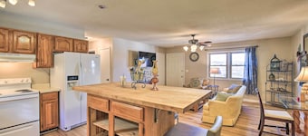 Pet-Friendly Home w/ Grill & Farm in Meadowview!