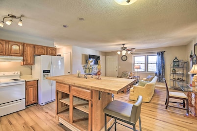 Pet-Friendly Home w/ Grill & Farm in Meadowview!