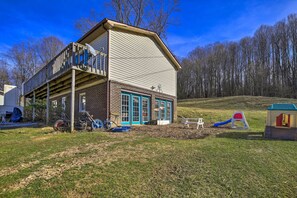 Children's area - Pet-Friendly Home w/ Grill & Farm in Meadowview! (Meadowview)