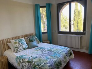 6 bedrooms, travel cot, free WiFi, bed sheets - Art Deco villa near the sea at the entrance to the Parc des Calanques (La Ciotat)