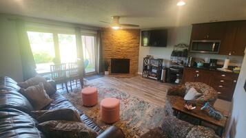 Smart TV, fireplace, DVD player, ping pong