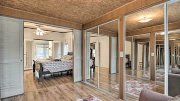 3 chambres, bureau, espace de travail pour ordinateur portable