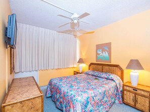 1 slaapkamer, een strijkplank/strijkijzer, wifi