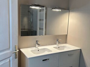 Bathroom - Bucolic rural cottage near abbey - 7 guests (Rouez)