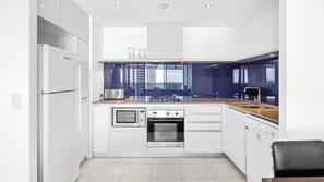 Fridge, microwave, oven, stovetop