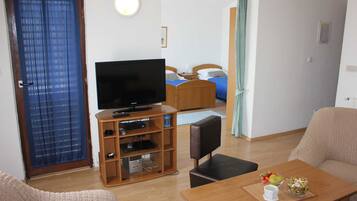 Apartment (Comfort One Bedroom Apartment with Ba) | Living room