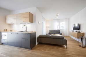 Smart-TV, Bücher, Stereoanlage