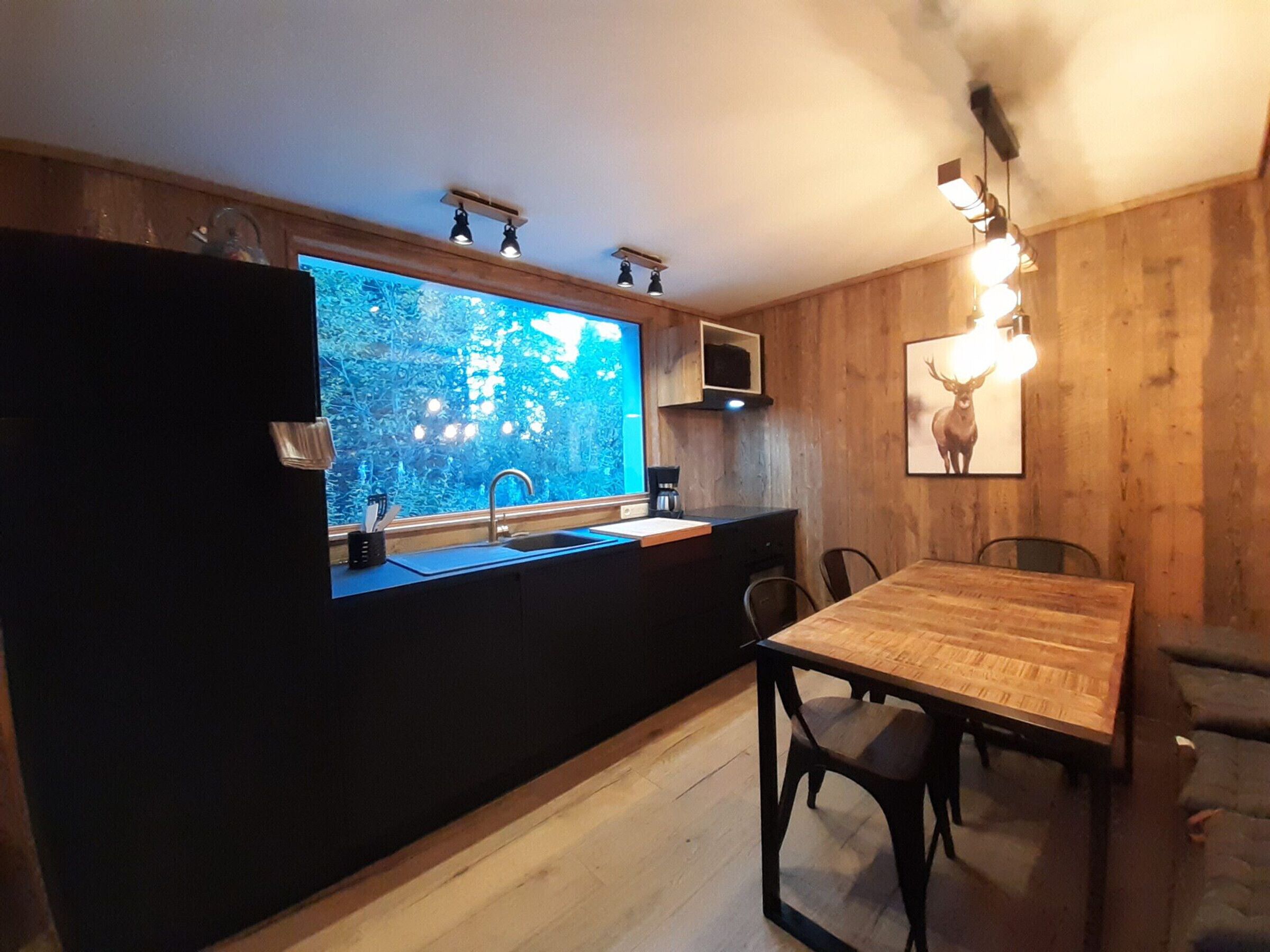 Fridge, oven, dishwasher, coffee/tea maker
