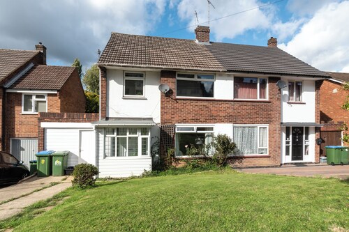 3 Bedrooms house ideal for long Stays!