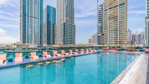 Outdoor pool - Dream Inn Apartments - MBL Tower (Dubai)