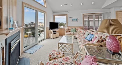 1609 - Barefoot Contessa, a spacious 4-bed 3.5-bath home in Corolla, NC, hot tub, sleeps 12