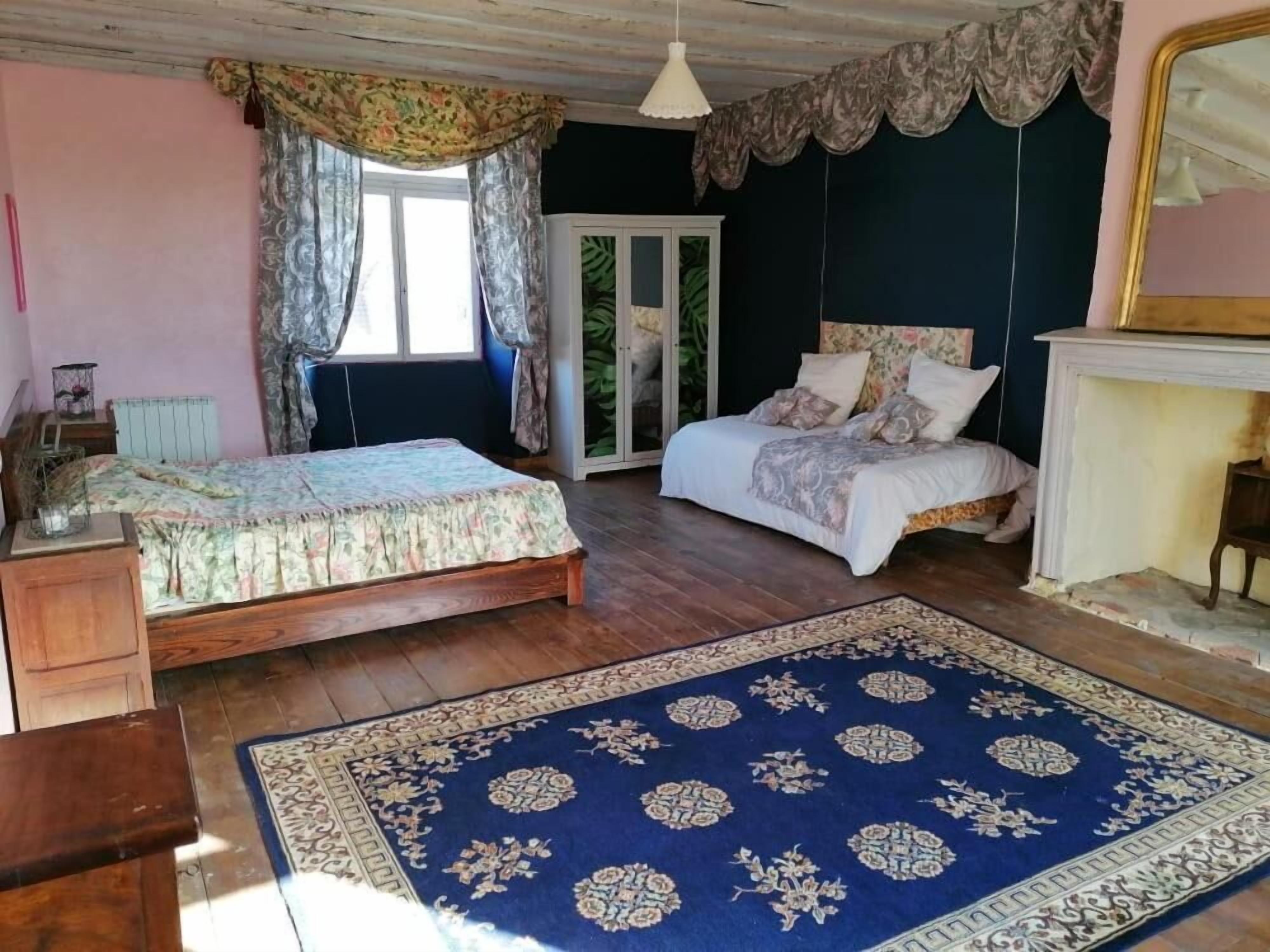 Deluxe vierpersoonskamer | Luxe beddengoed, Select Comfort-bedden, individueel gedecoreerd