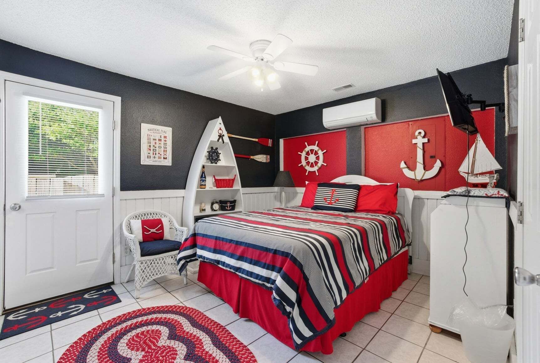 5 bedrooms, internet, bed sheets