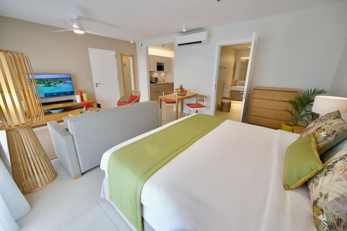 Studio, Kitchen | 1 bedroom, hypo-allergenic bedding, in-room safe, individually decorated