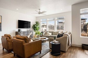 Townhome, 4 Bedrooms | Living area