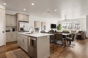 聯排別墅, 4 間臥室 | 私人廚房 | 電冰箱、烤箱、咖啡機/沖茶器、烤麵包機