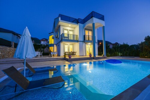 4 bedroom luxury villa papaya for rent in ovacık oludeniz