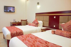 Tomannsrom | Skrivebord, lydisolert og sengetøy