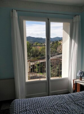 5 slaapkamers, een bureau, gratis wifi, beddengoed