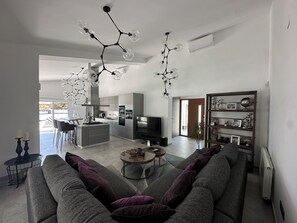 Smart TV, books, printers - An Exclusive Seafront Villa  (VC)