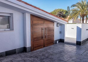 Property grounds - An Exclusive Seafront Villa  (VC)