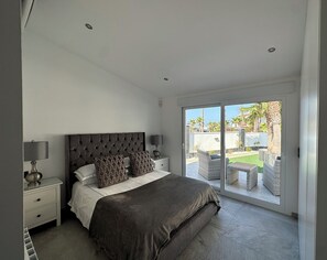 4 chambres, fer et planche à repasser, lit parapluie, Wi-Fi gratuit
