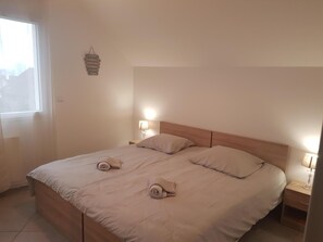 1 soverom, lydisolert, strykejern/-brett og wi-fi (inkludert)