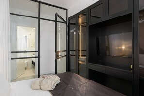 4 slaapkamers, een strijkplank/strijkijzer, gratis wifi, beddengoed