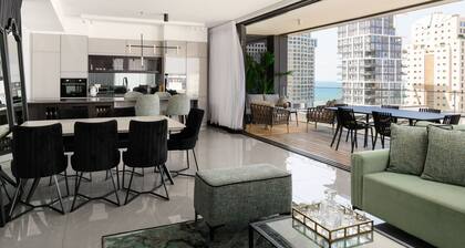 MAMAD Luxury Executive 4BR with Terrace & Sea View by FeelHome