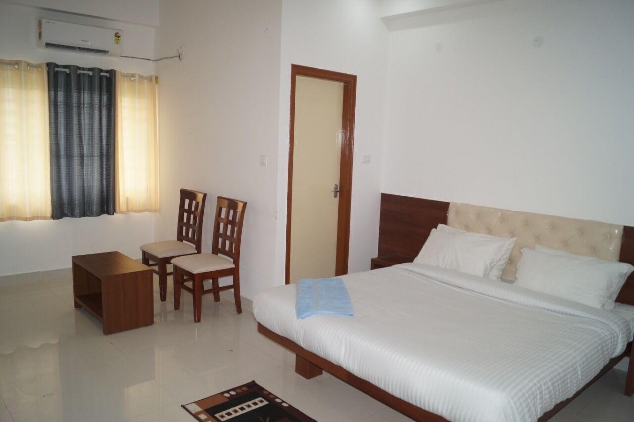 Egyptian cotton sheets, premium bedding, iron/ironing board, free WiFi