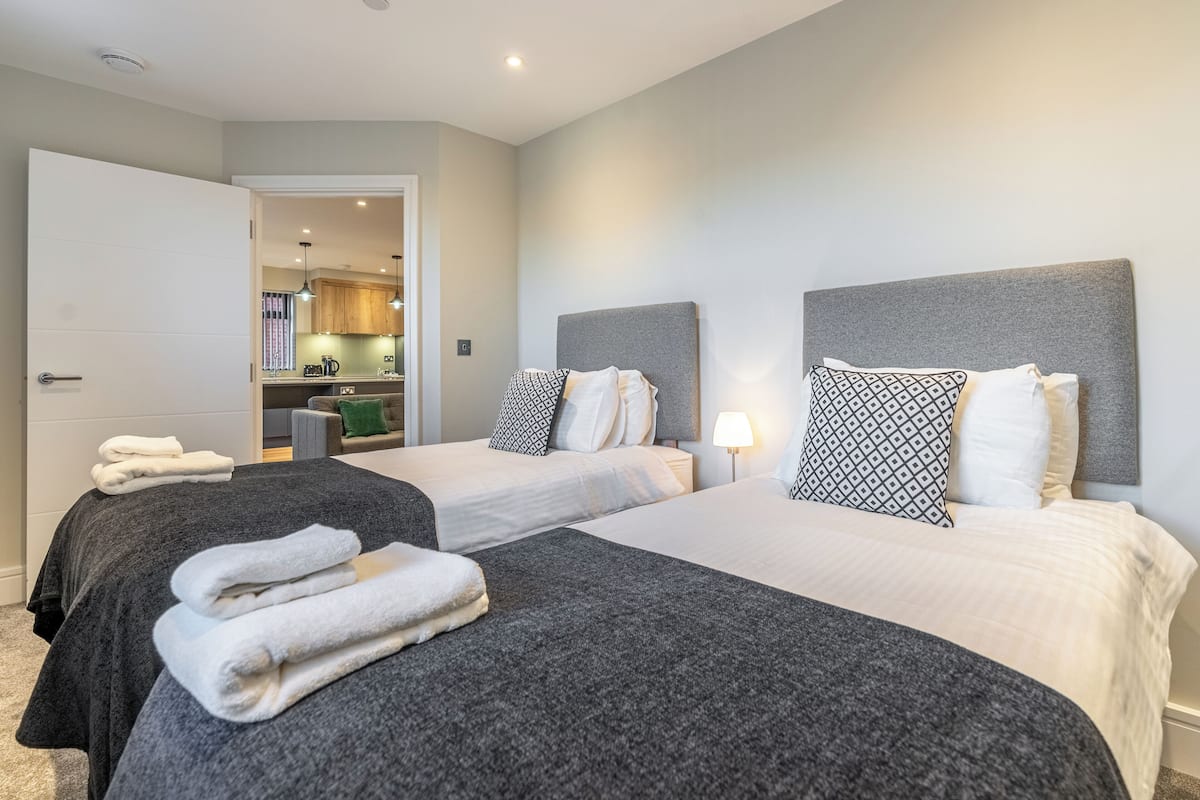 Premium bedding, in-room safe, desk, laptop workspace