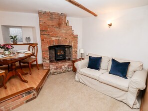 Cottage | Living room - 5A Waterfall Way (Market Harborough)