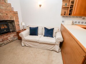 Cottage | Living room - 5A Waterfall Way (Market Harborough)