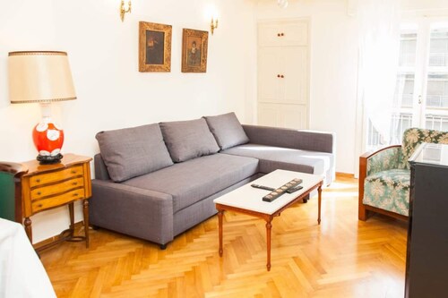 Renovated apt in the Heart of Piraeus