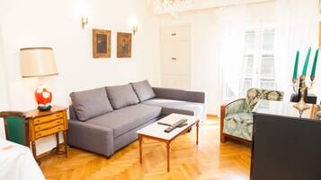 30-inch TV with digital channels