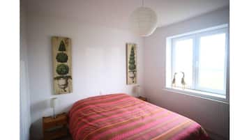 2 Schlafzimmer, Schreibtisch, Reisekinderbett, kostenloses WLAN